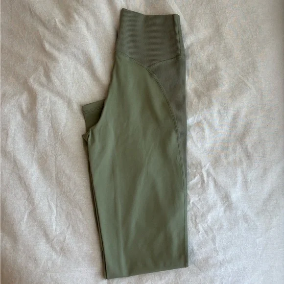 Offline by Aerie NEW - Picture 4 of 6